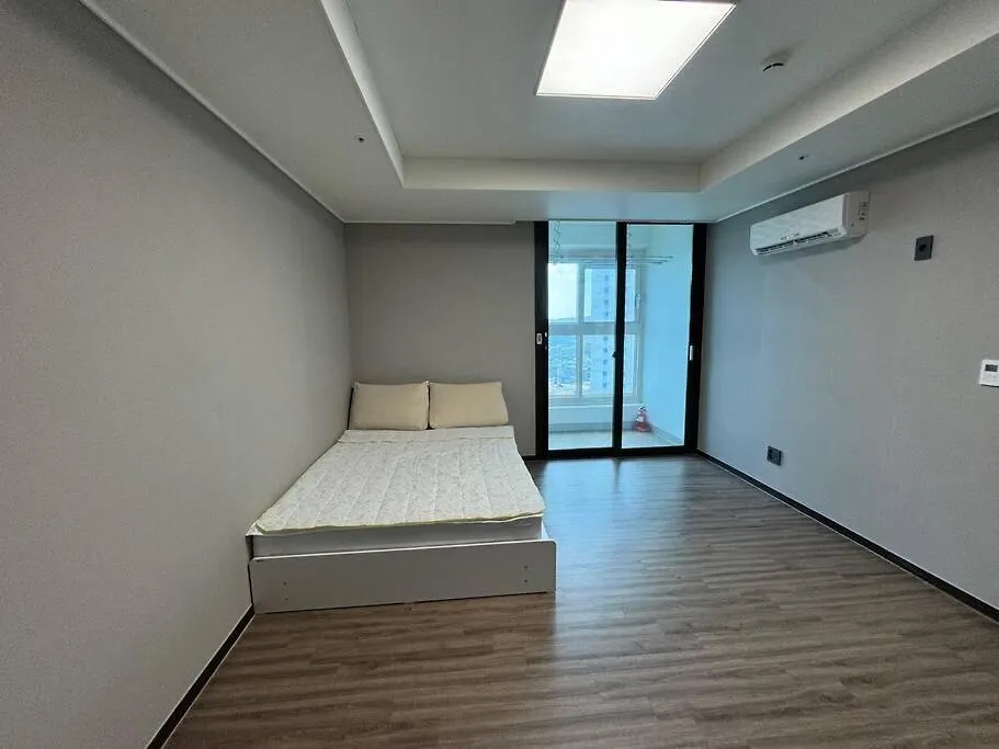 Apartment Kcc 레지던스2호 울산스테이오션뷰ocean View#해변펜트하우스#전망좋은집#대가족#반려동물 Ulsan South Korea
